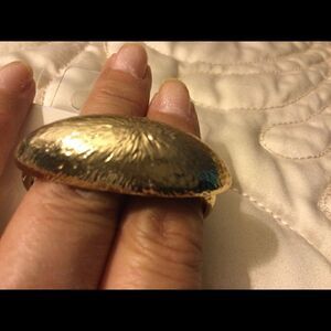 NWT Amrita Sing Gold Tone ring